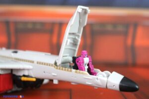 Hasbro Transformers Age of the Primes Aerialbot Silverbolt Figure