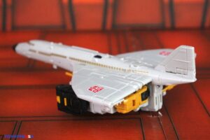 Hasbro Transformers Age of the Primes Aerialbot Silverbolt Figure