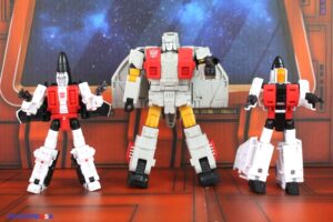 Hasbro Transformers Age of the Primes Aerialbot Silverbolt Figure