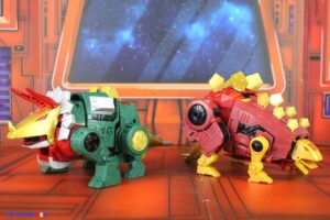 Hasbro Transformers Age of the Primes Leader Class G2 Universe Dinobot Snarl & Dinobot Slug Figures