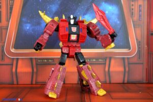 Hasbro Transformers Age of the Primes Leader Class G2 Universe Dinobot Snarl & Dinobot Slug Figures