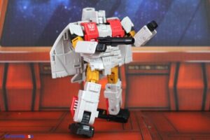 Hasbro Transformers Age of the Primes Aerialbot Silverbolt Figure