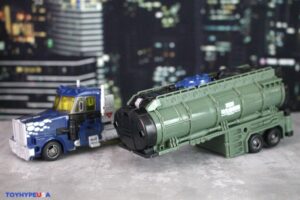 Takara-Tomy Transformers x Godzilla Synergenex Series Optimus Prime Type MSF-3 Kiryu Figure