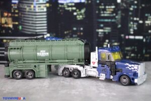 Takara-Tomy Transformers x Godzilla Synergenex Series Optimus Prime Type MSF-3 Kiryu Figure