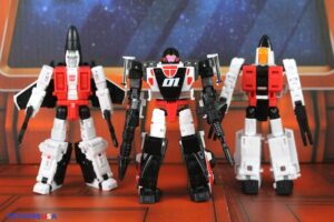 Hasbro Transformers Age of the Primes Decepticon Crasher Figure