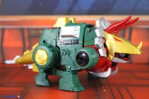 Hasbro Transformers Age of the Primes Leader Class G2 Universe Dinobot Snarl & Dinobot Slug Figures