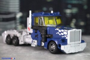 Takara-Tomy Transformers x Godzilla Synergenex Series Optimus Prime Type MSF-3 Kiryu Figure