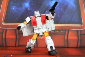 Hasbro Transformers Age of the Primes Aerialbot Silverbolt Figure