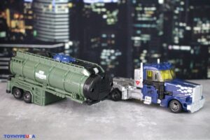 Takara-Tomy Transformers x Godzilla Synergenex Series Optimus Prime Type MSF-3 Kiryu Figure