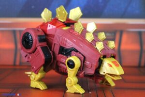 Hasbro Transformers Age of the Primes Leader Class G2 Universe Dinobot Snarl & Dinobot Slug Figures