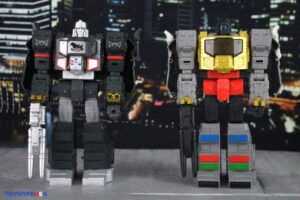 Takara-Tomy Transformers x Godzilla Synergenex Leader Class Megatron Figure