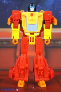Hasbro Transformers Age of the Primes Deluxe Class Targetmaster Sureshot Figure
