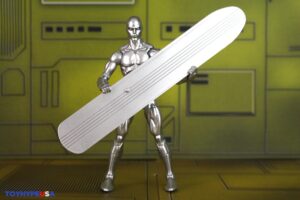 Hasbro Marvel Legends Series Silver Surfer #1 – Mini-Comic Wave 2 Silver Surfer Figure
