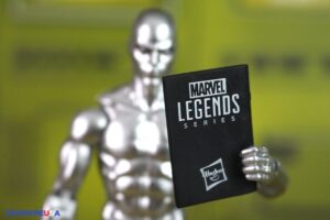 Hasbro Marvel Legends Series Silver Surfer #1 – Mini-Comic Wave 2 Silver Surfer Figure