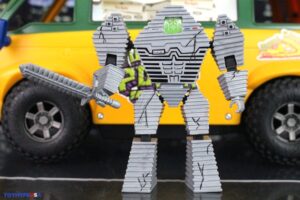 Playmates Toys Teenage Mutant Ninja Turtles Mutant Mayhem Chrome Alone 2 - Lost in New Jersey - Chrome Dome Figure