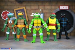 NECA Toys Teenage Mutant Ninja Turtles Adventures April as the 5th Turtle Archie Comics Figure