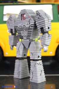 Playmates Toys Teenage Mutant Ninja Turtles Mutant Mayhem Chrome Alone 2 - Lost in New Jersey - Chrome Dome Figure