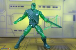 Hasbro Marvel Legends Series (Executioner Build-A-Figure Wave) Warbow & Wolverine (WWII) Figures