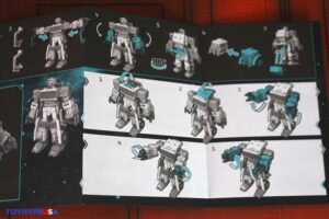 Hasbro Transformers Age of the Primes Voyager Class Animated Junkion Wreck-Gar Figure