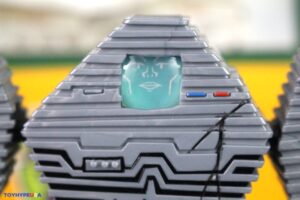 Playmates Toys Teenage Mutant Ninja Turtles Mutant Mayhem Chrome Alone 2 - Lost in New Jersey - Chrome Dome Figure