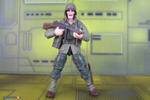 Hasbro Marvel Legends Series (Executioner Build-A-Figure Wave) Warbow & Wolverine (WWII) Figures