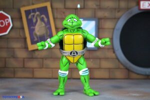 NECA Toys Teenage Mutant Ninja Turtles Adventures April as the 5th Turtle Archie Comics Figure