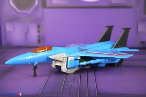 Hasbro Transformers Studio Series ’86 Voyager Class Thundercracker Figure
