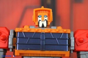 Hasbro Transformers Age of the Primes Voyager Class Animated Junkion Wreck-Gar Figure