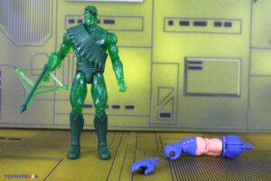 Hasbro Marvel Legends Series (Executioner Build-A-Figure Wave) Warbow & Wolverine (WWII) Figures