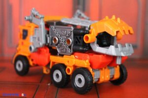 Hasbro Transformers Age of the Primes Voyager Class Animated Junkion Wreck-Gar Figure