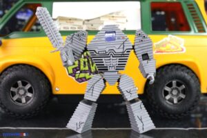 Playmates Toys Teenage Mutant Ninja Turtles Mutant Mayhem Chrome Alone 2 - Lost in New Jersey - Chrome Dome Figure