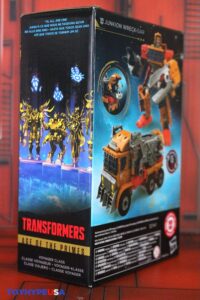 Hasbro Transformers Age of the Primes Voyager Class Animated Junkion Wreck-Gar Figure