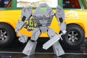 Playmates Toys Teenage Mutant Ninja Turtles Mutant Mayhem Chrome Alone 2 - Lost in New Jersey - Chrome Dome Figure