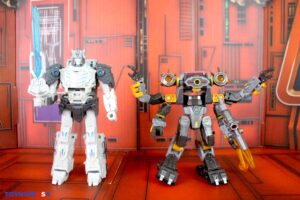 Hasbro Transformers Age of the Primes Voyager Class The Thirteen Amalgamous Prime Figure