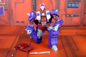 Hasbro Transformers Age of the Primes Voyager Class The Thirteen Alpha Trion Figure