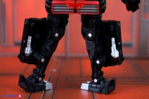 Hasbro Transformers Age of the Primes Voyager Flatline Figure