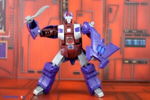 Hasbro Transformers Age of the Primes Voyager Class The Thirteen Alpha Trion Figure