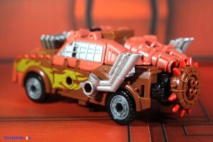 Hasbro Transformers Age of the Primes Deluxe Class Junkion Jalopy Figure