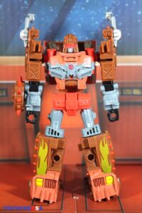 Hasbro Transformers Age of the Primes Deluxe Class Junkion Jalopy Figure