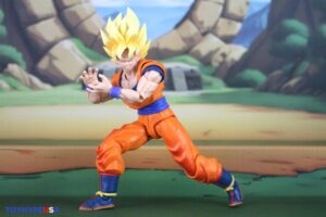Bandai Namco S.H. Figuarts Dragon Ball Z Goku (The Games Begin) Figure