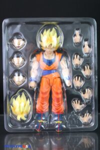 Bandai Namco S.H. Figuarts Dragon Ball Z Goku (The Games Begin) Figure