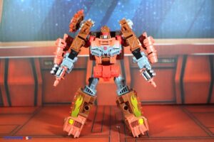 Hasbro Transformers Age of the Primes Deluxe Class Junkion Jalopy Figure