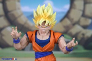 Bandai Namco S.H. Figuarts Dragon Ball Z Goku (The Games Begin) Figure