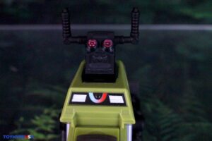 Hasbro G.I. Joe Classified Series 6″ Zanya & Dreadnok Chameleon (Swamp Skier) Vehicle