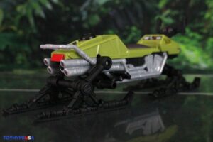 Hasbro G.I. Joe Classified Series 6″ Zanya & Dreadnok Chameleon (Swamp Skier) Vehicle