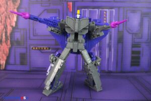 Hasbro Transformers Studio Series ’86 Leader Class Astrotrain Figure Review
