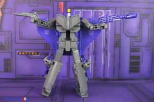 Hasbro Transformers Studio Series ’86 Leader Class Astrotrain Figure Review