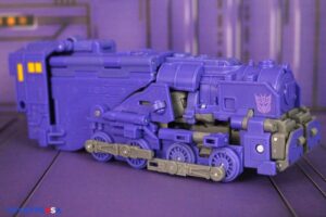 Hasbro Transformers Studio Series ’86 Leader Class Astrotrain Figure