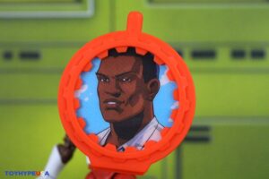 Hasbro Marvel Legends Series 6″ Secret Wars Wave 2 Marvel’s Falcon Figure Review