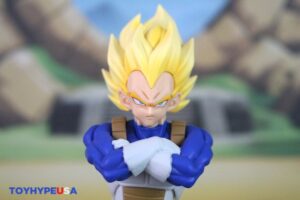 Bandai Namco S.H.Figuarts Dragon Ball Z Super Saiyan Vegeta (Dangerous Pride) Figure